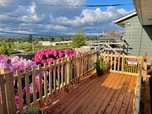 Vista desde el patio trasero - 12815 NE Fremont St