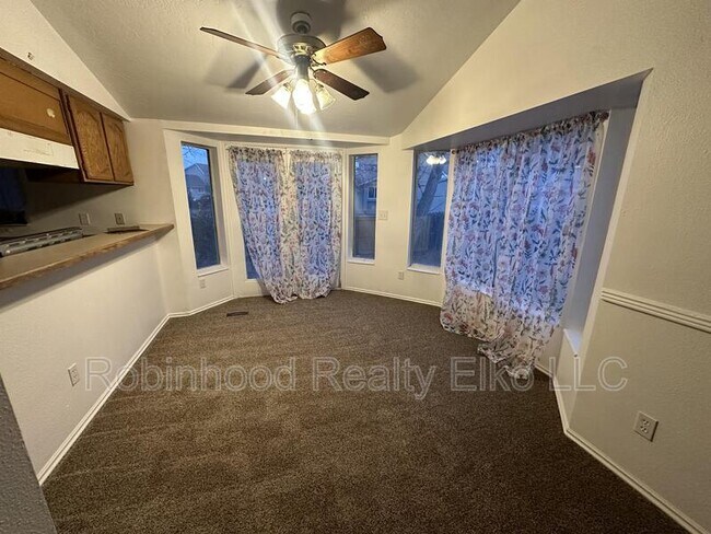 Building Photo - 1235 Dotta Dr