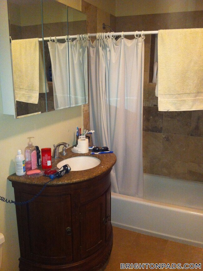 Building Photo - 65 Chiswick Rd