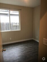 Building Photo - 1760 Daggett Way
