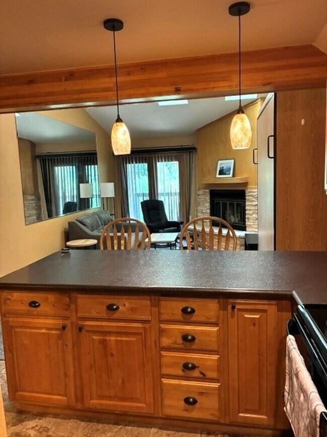 Foto del edificio - Long Term Rental- Woodbridge 306