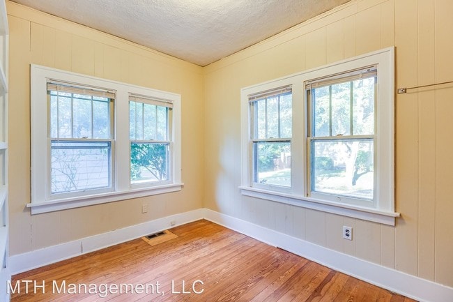 Building Photo - 5 br, 2 bath Apartment - 523 Dorothy Street