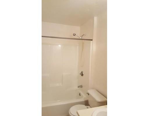 Foto del edificio - 75 Scotch Pond Pl