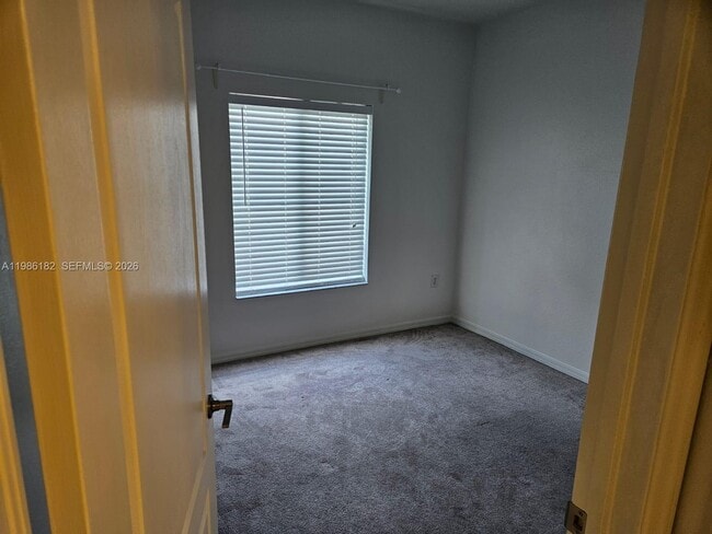 Foto del edificio - 8846 W Flagler St