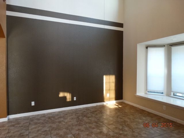 Building Photo - 4225 Swan Forest