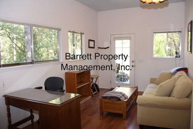 Building Photo - Nevada City Guest House