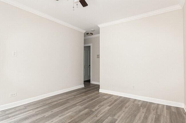 Foto del edificio - 837 W Cornelia Ave