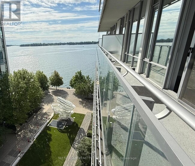 Building Photo - 29-729 Queens Quay E