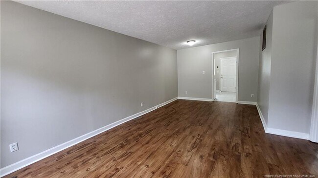 Foto del edificio - 555 W 18th St