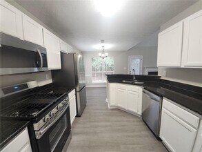 Building Photo - 3225 Landgraf Close