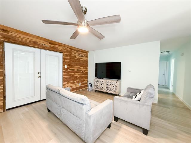 Foto del edificio - 811 Roaming Rd Dr