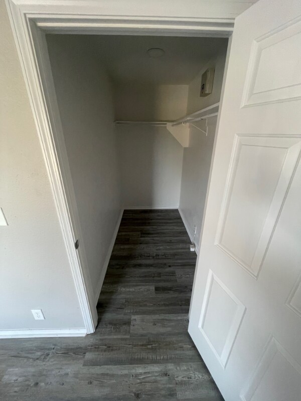 Building Photo - 419 S 27th St