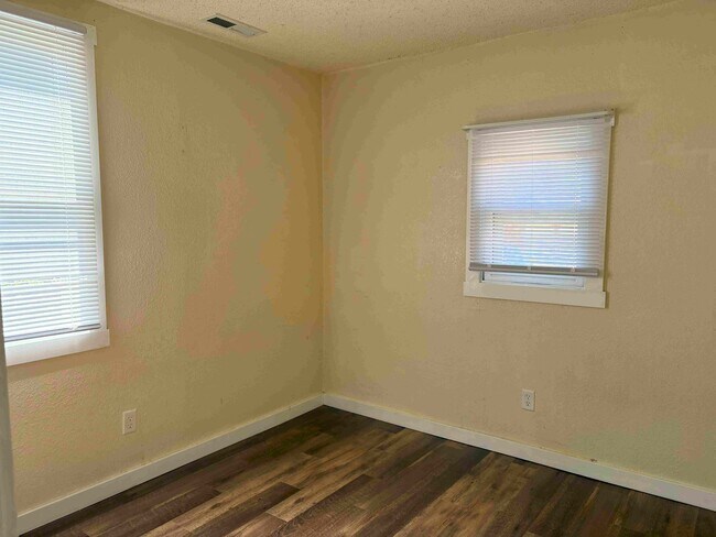 Foto del edificio - 603 E 22nd St