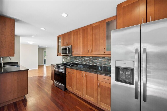 Foto del edificio - 3691 Walters Ave
