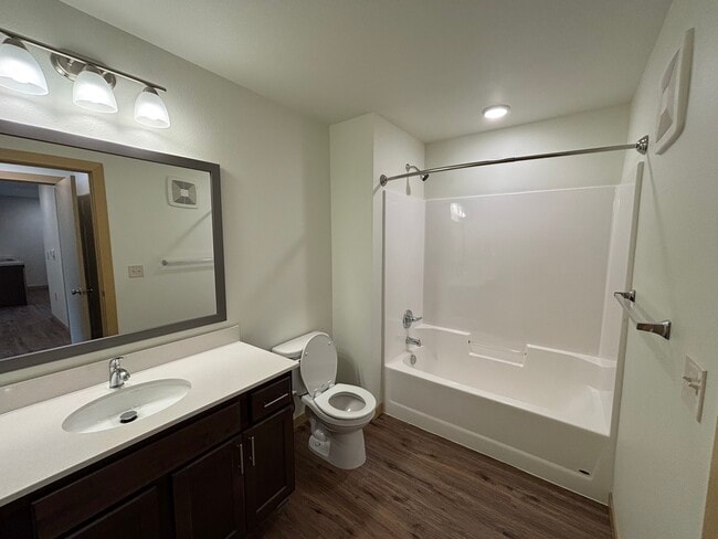 Building Photo - Hickory Grove