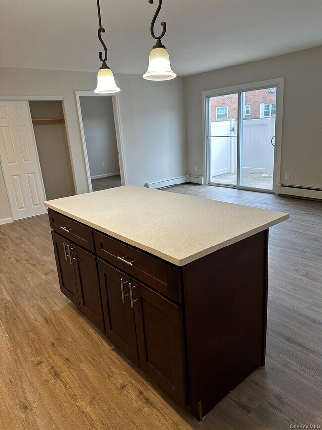 Foto del edificio - 460 Old Town Rd