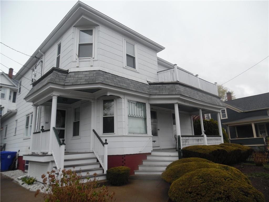 317 Main St, Warren, RI 02885 Room for Rent in Warren, RI