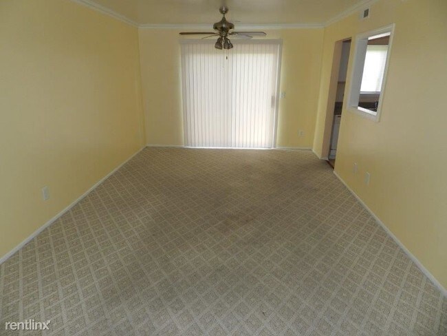 Building Photo - 1660 Orchard Dr