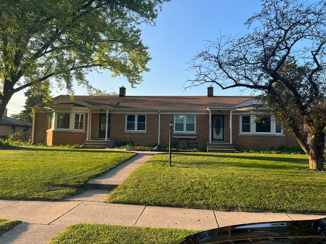 Primary Photo - 1804 81st St