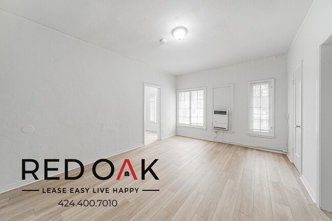 Building Photo - 746 S Coronado St