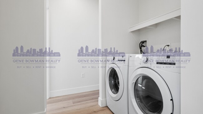 Foto del edificio - 6742 Waterman Ct