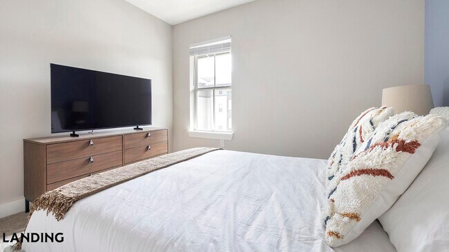 Foto del edificio - 1000 Forestview Dr