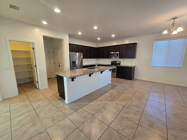 Building Photo - 2641 E Daniel Dr