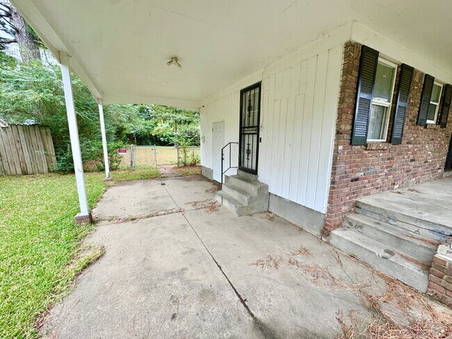 Building Photo - 3119 Queensgate Ave