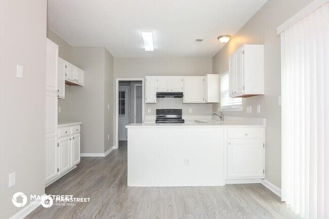 Foto del edificio - 3220 Twin Falls Ln, Charlotte, NC 28105
