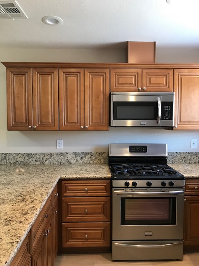 Foto del edificio - COMING SOON!! 2 Bed 2.5 Bath Apartment in ...