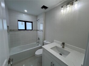 Building Photo - 405-407 Chalet Ave S