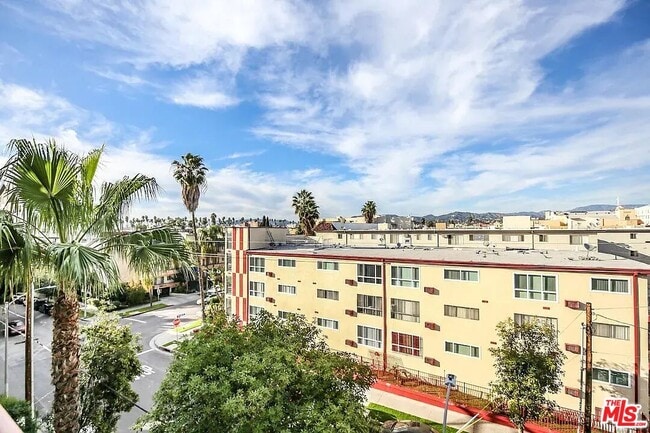 Building Photo - 500 S Berendo St