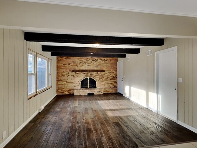 Foto del edificio - 3202 Pheasant Dr