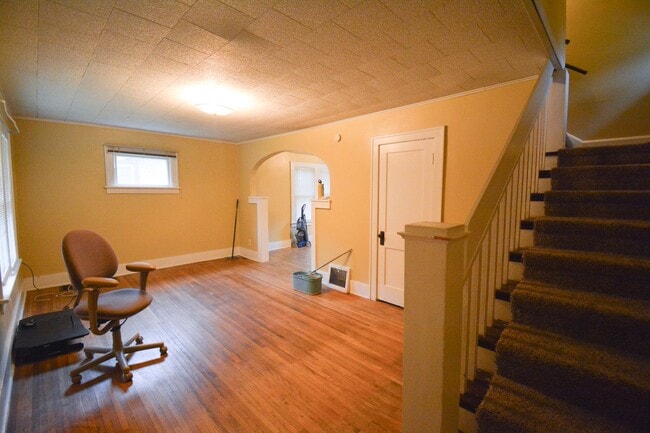 Building Photo - 2 Bedroom in Fantastic Downtown/Silver Lak...