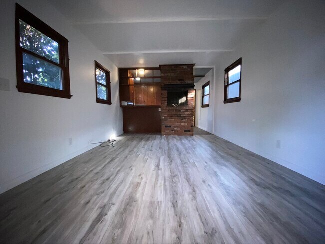 Foto del edificio - 4845 Agnes Ave