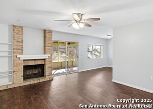 Foto del edificio - 5938 Oak Run St