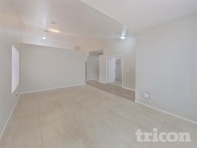 Building Photo - 2509 Lake Martin Ct