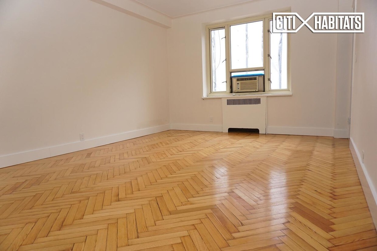 Foto principal - 155 E 77th St