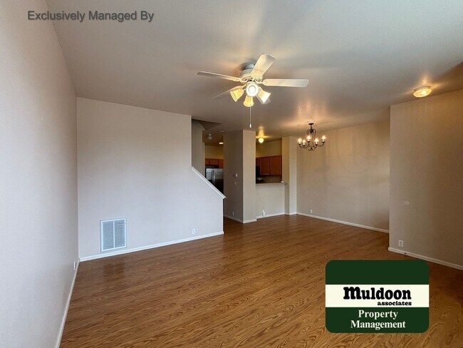 Foto del edificio - Two-bedroom townhome-Available now! Dog Friendly!