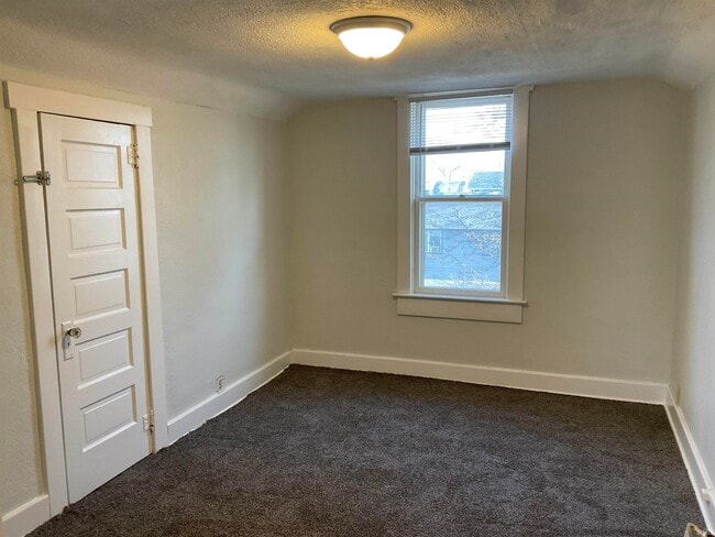 Foto del edificio - 2206 Brown St