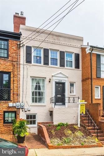 Building Photo - 215 Green St