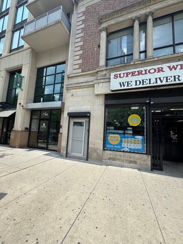 Foto principal - 750 N Clark St