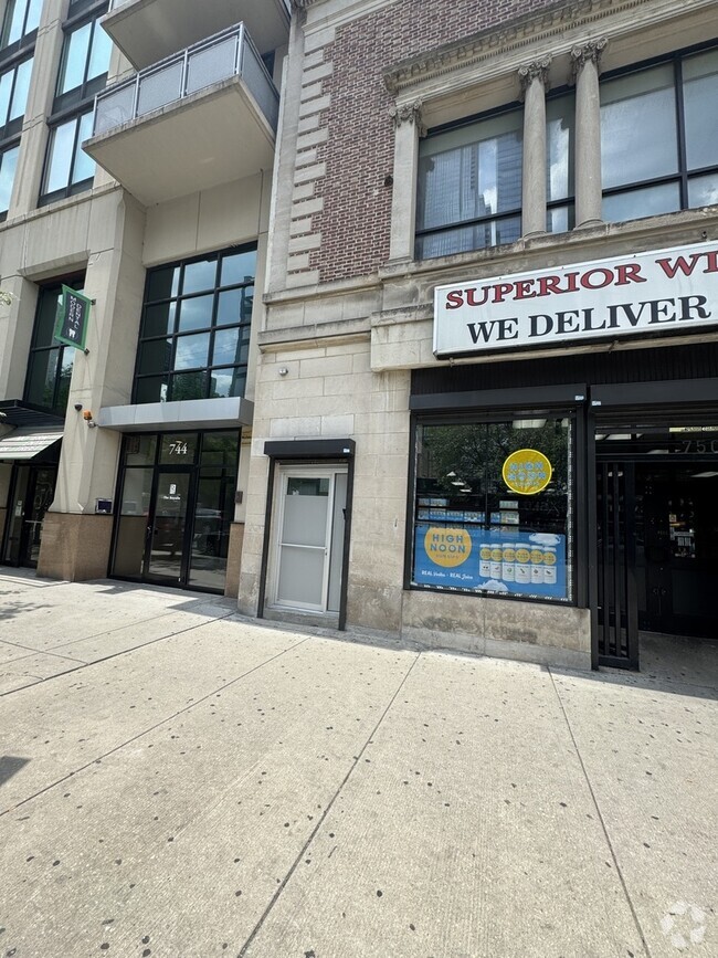 Building Photo - 750 N Clark St