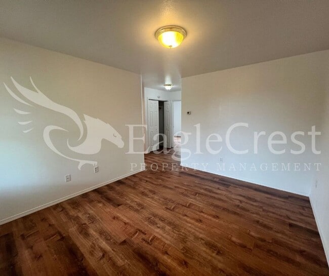 Foto del edificio - 706/708SCollege