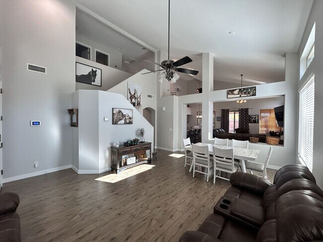 Building Photo - Beautiful fully furnished 4-bedroom, 2.5-bath home located near downtown Gilbert!
