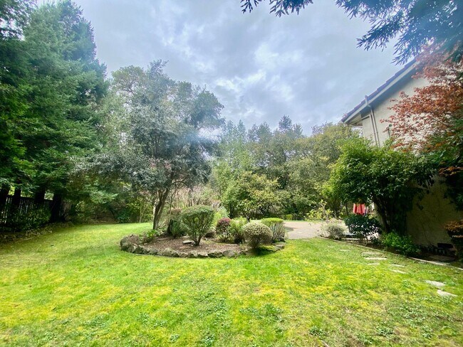 Building Photo - Danville private Oasis 5 bd / 3 ba. Creek ...