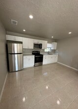 Building Photo - 11430 Kimble Dr