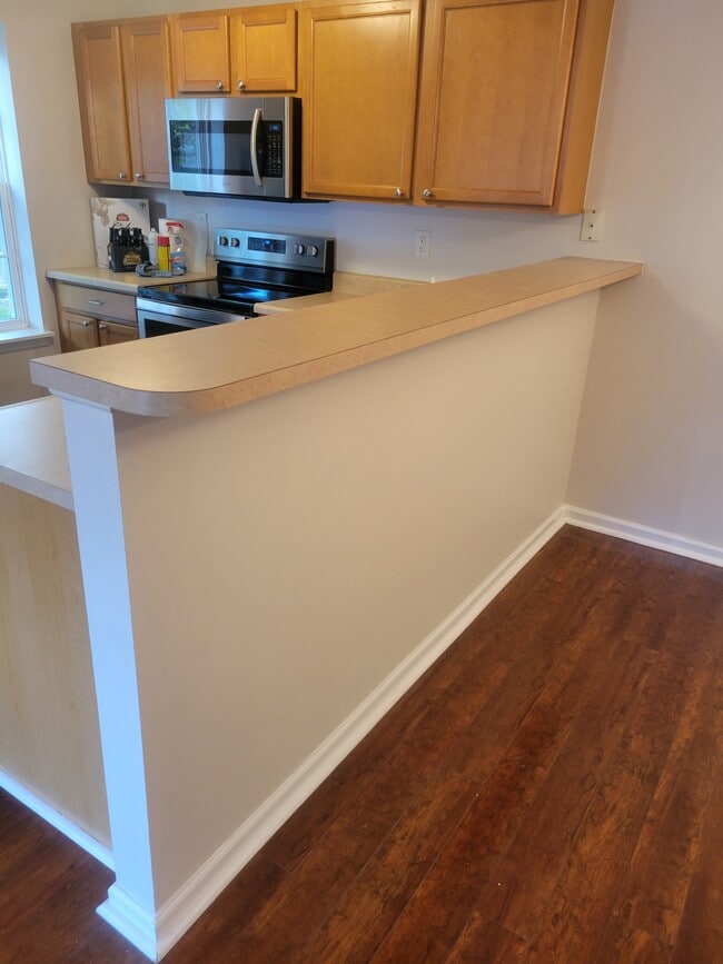 2480 Lampong Dr Unit 100C, Saint Louis, MO 63125 Condo for Rent in