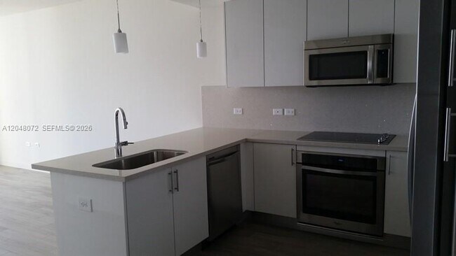 Foto del edificio - 999 SW 1st Ave