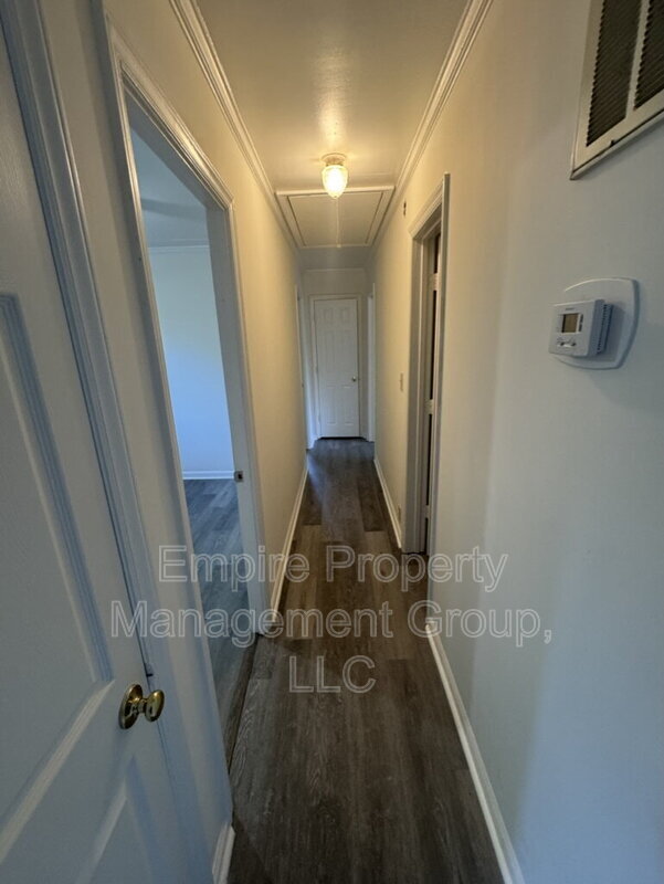 Foto del edificio - 2126 Old Hopkins Rd